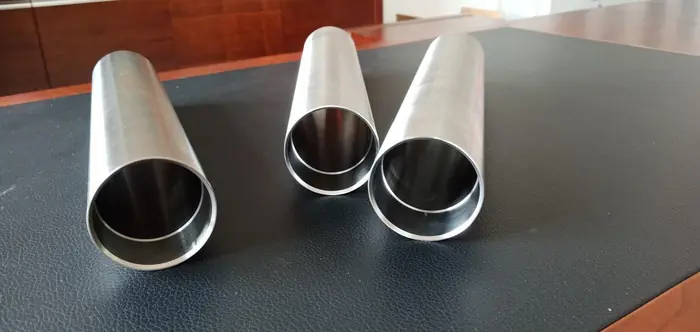 titanium-tubes-and-pipes-types-features-grades-applications-1.webp