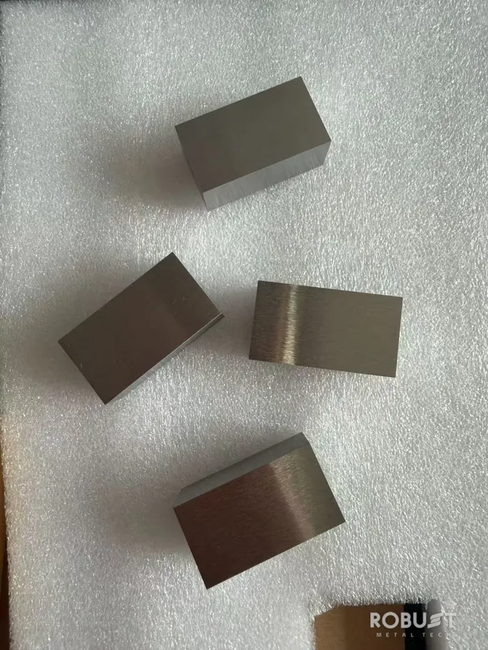 Molybdenum vs Stainless Steel for High-Temperature Applications(pic1) molybdenum-vs-stainless-steel-high-temperature-02.webp
